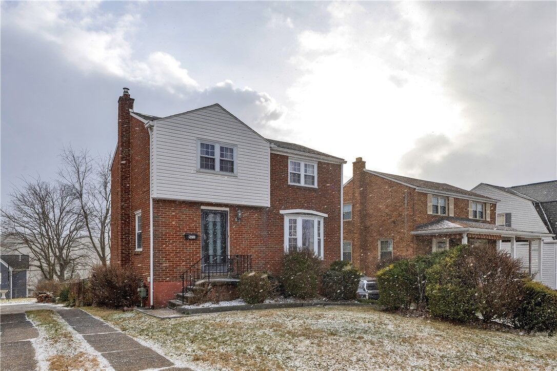 Property Photo:  571 Helena St  PA 15035 