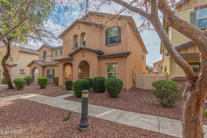 Property Photo:  883 S Pheasant Drive  AZ 85296 