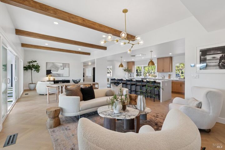 Property Photo:  44 Summit Avenue  CA 94901 