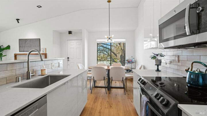 Property Photo:  34 Schooner Court  CA 94804 