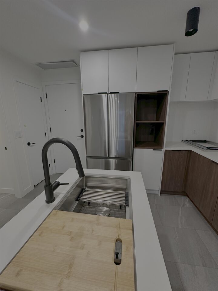 Photo de la propriété:  623 Kemsley Ave  BC V3J 3Z7 