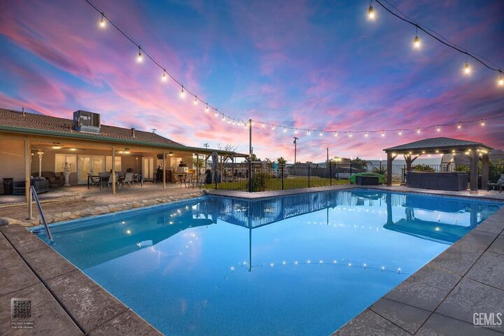 Property Photo: 14410 Round Mountain Road CA 93308