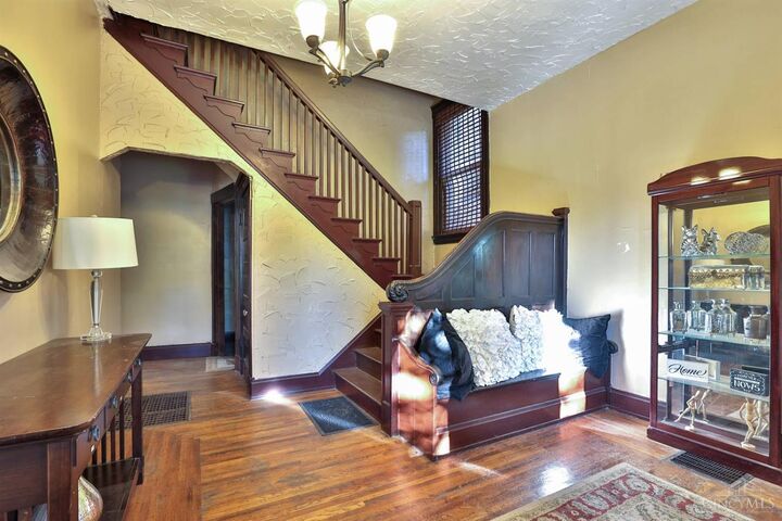 Property Photo: 2207 Burnet Avenue OH 45219