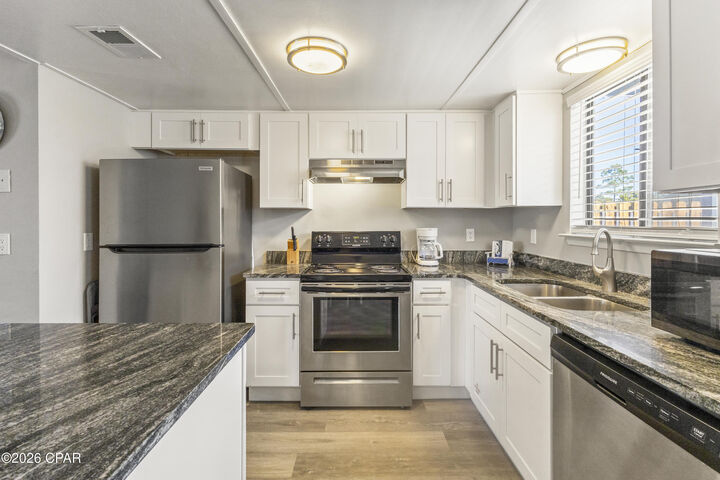 Property Photo: 619 Laurel Street FL 32407