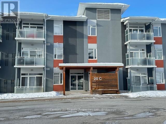 Photo de la propriété:  20 Silver Birch Court 106  ON P2A 0A7 