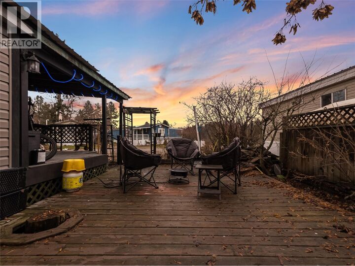 Property Photo:  500 16 Avenue 18  BC V0G 1G0 