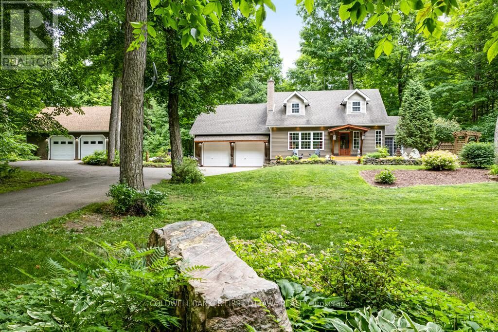 Photo de la propriété:  99 Old Kingston Road  ON K0G 1L0 