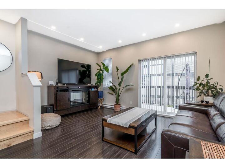 Photo de la propriété:  8385 Delsom Way 37  BC V4C 0A3 