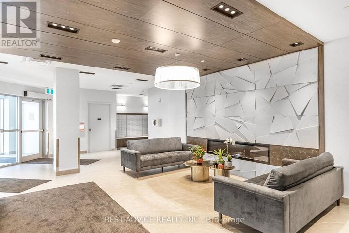 Property Photo:  58 Lakeside Terrace 605  ON L4M 0L5 