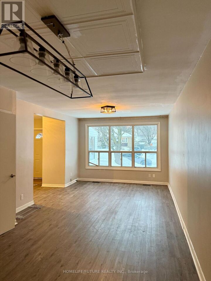 Property Photo:  68 Tulloch Drive Main  ON L1S 2S5 