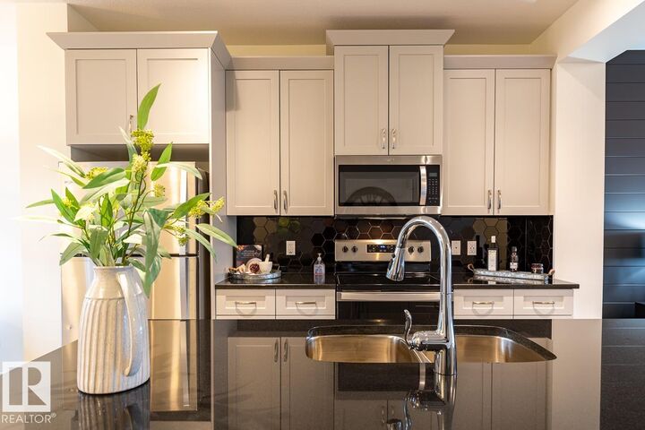 Property Photo:  21 Renwyck Place  AB T7X 3G5 