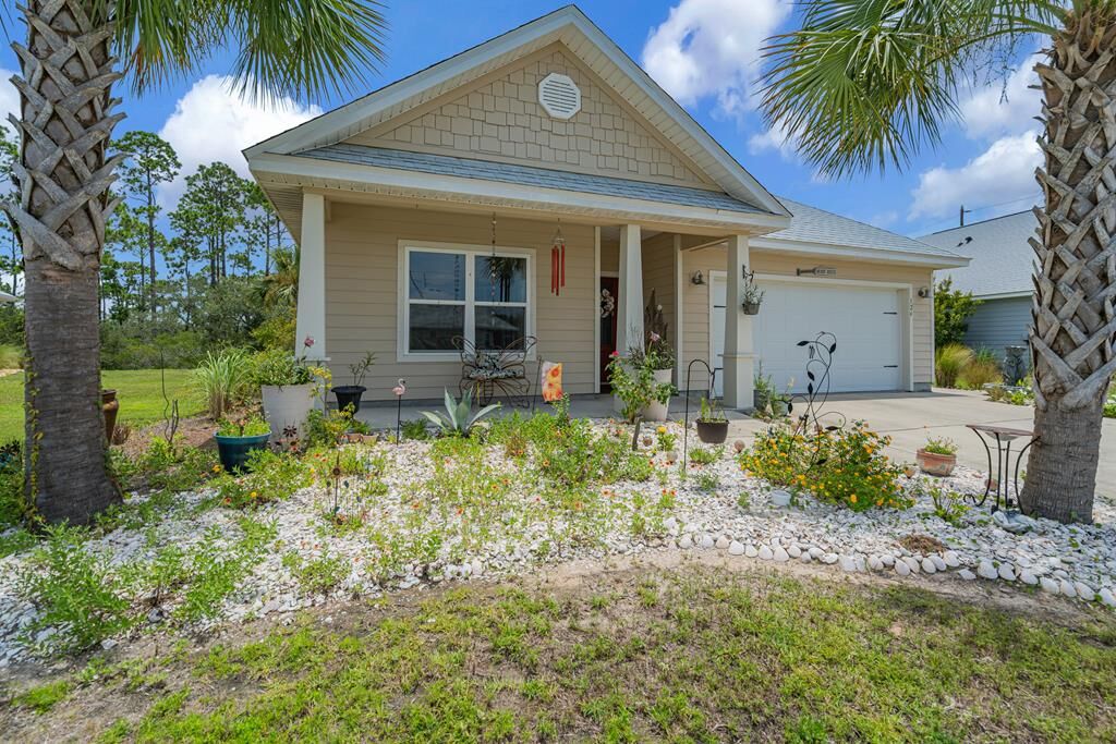 Property Photo: 126 Tide Water Dr FL 32456