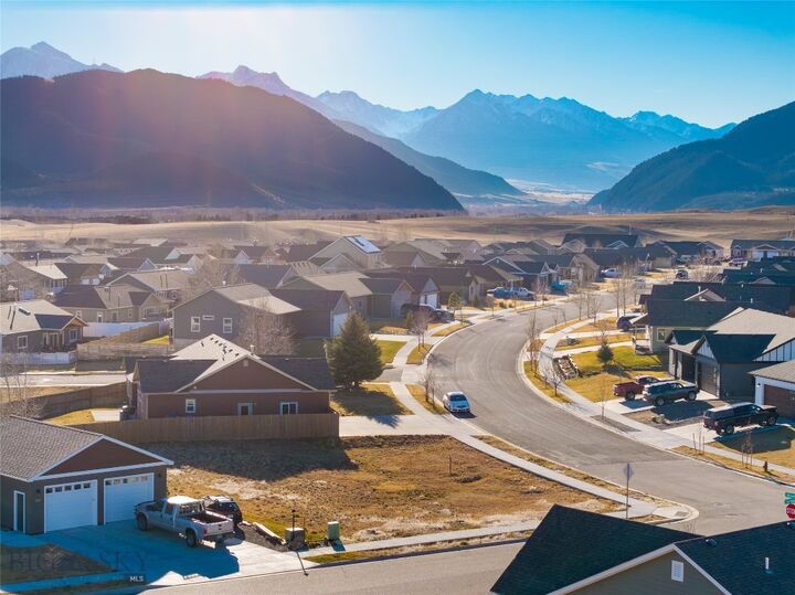 Property Photo:  1102 Fort Mandan Drive  MT 59047 