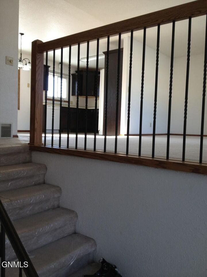 Property Photo:  405 E Interstate Avenue  ND 58503 