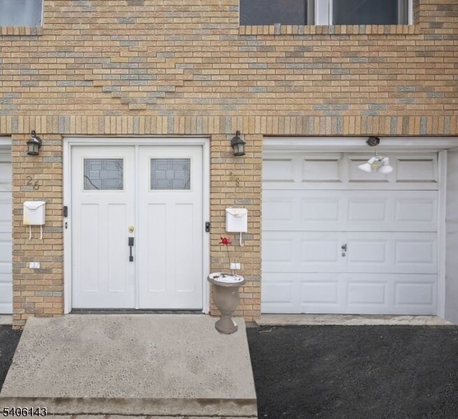 Property Photo:  28 Hoffman Pl  NJ 07111 