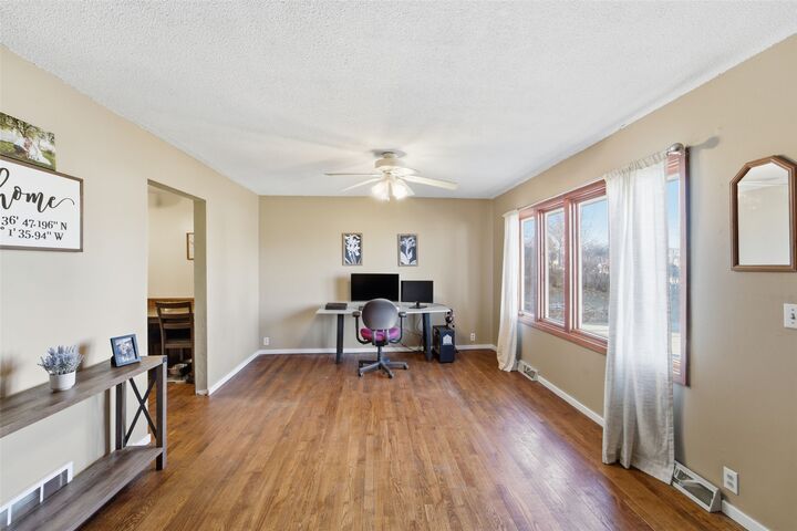 Property Photo:  1407 Horse N Buggy Drive  IA 50003 