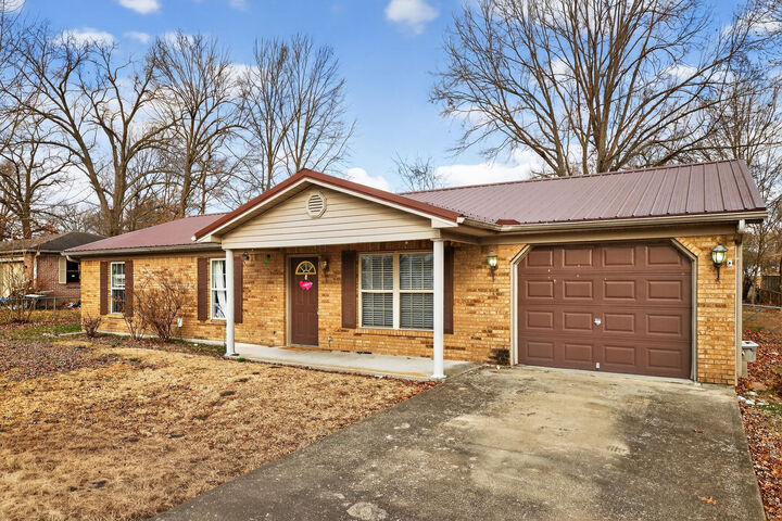 Property Photo:  104 Elkin Street  KY 40403 