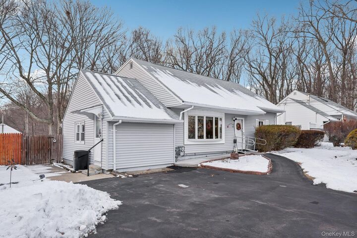 Property Photo:  375 Laurel Road  NY 10965 