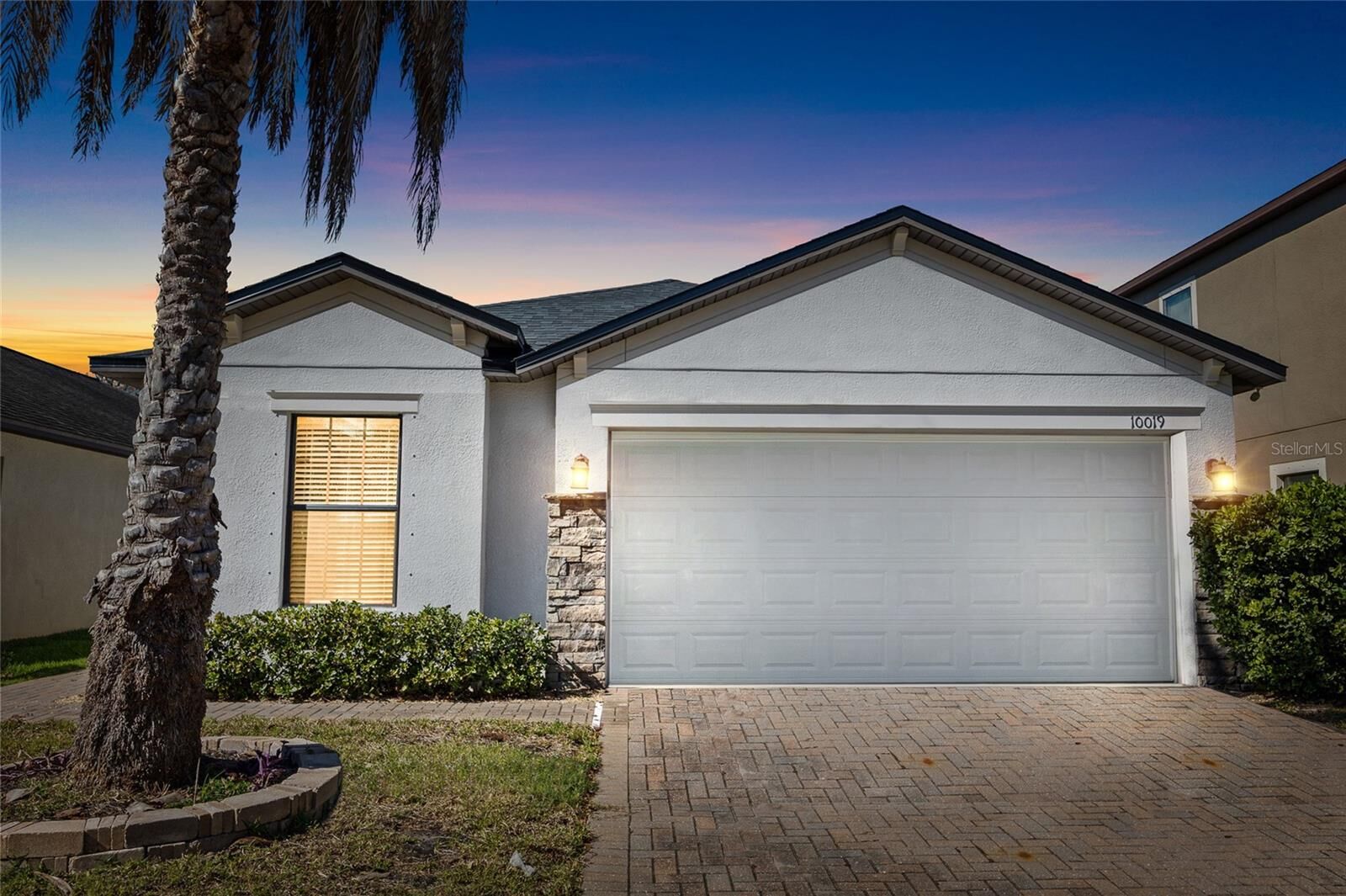 Property Photo:  10019 Newminster Loop  FL 33573 