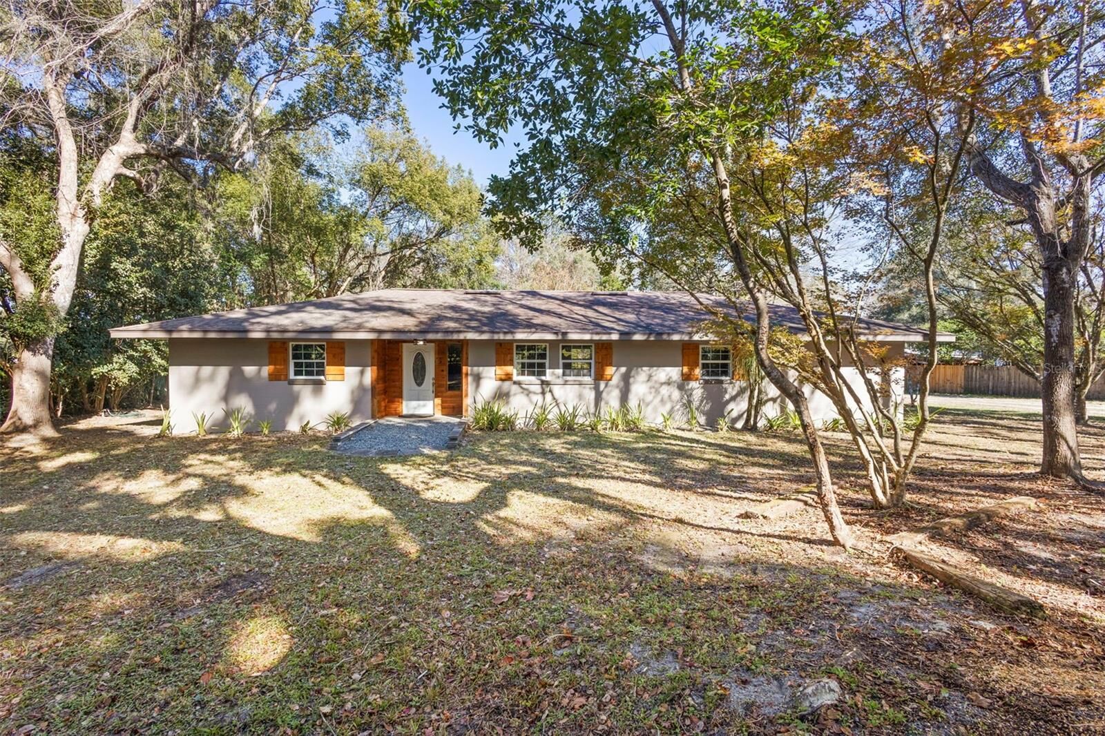Property Photo: 1385 E Taylor Road FL 32720