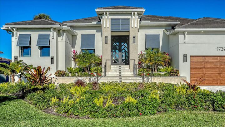 Property Photo:  1739 Little Pointe Circle  FL 34231 