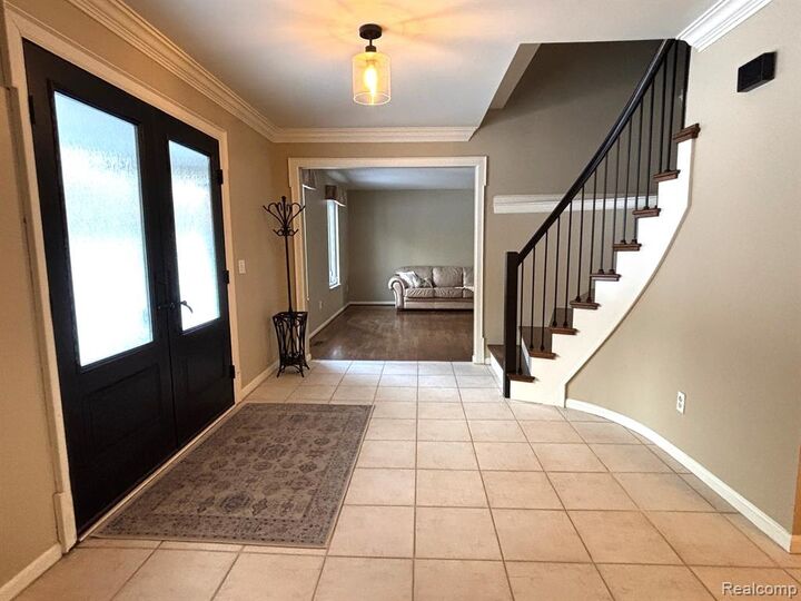 Property Photo:  2695 Homewood Drive  MI 48098 2384 
