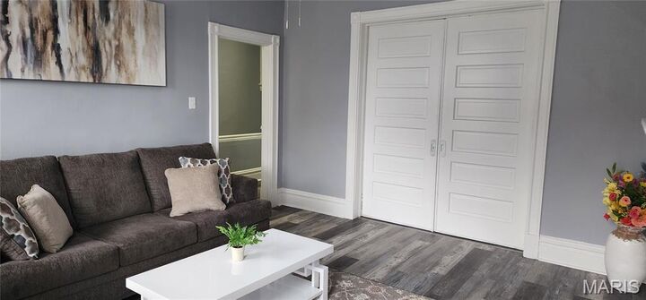 Property Photo:  2035 Allen Avenue 2  MO 63104 