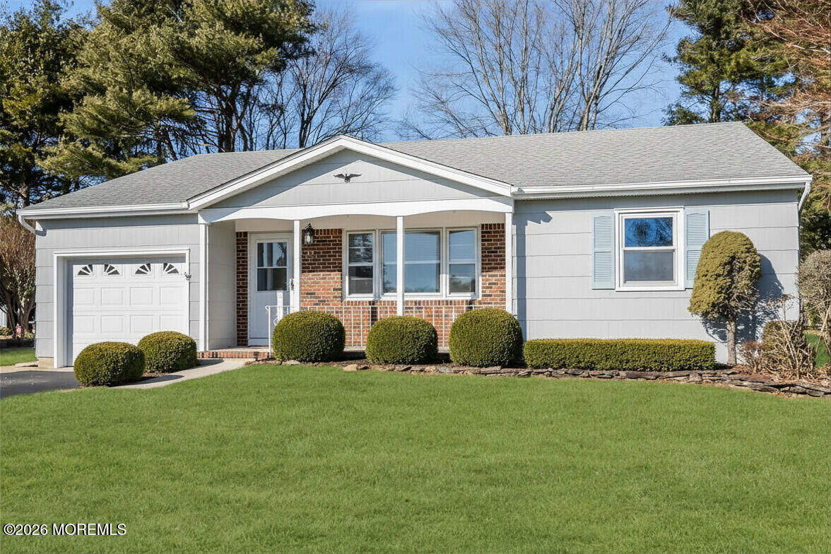 Property Photo:  12 Ely Court  NJ 08757 