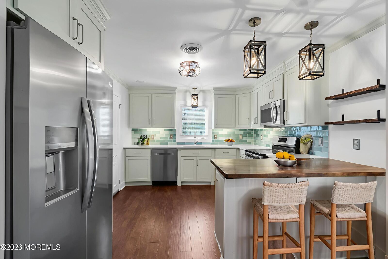 Property Photo:  12 Ely Court  NJ 08757 