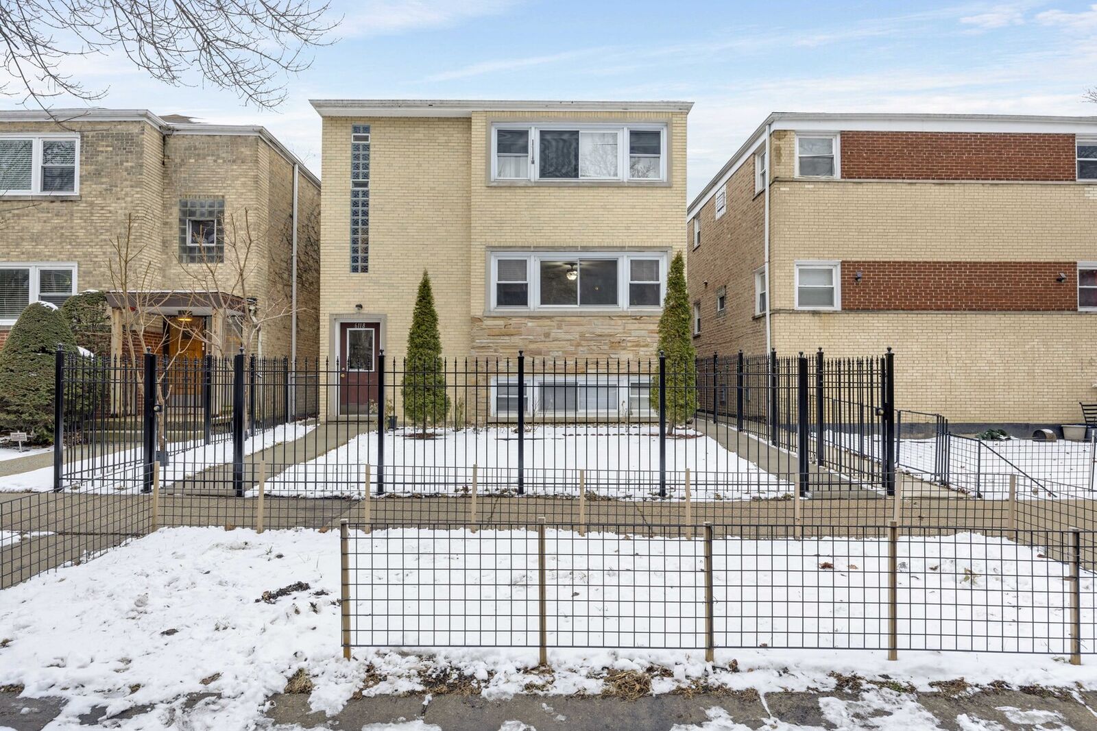 Property Photo:  6118 N Hoyne Avenue  IL 60659 