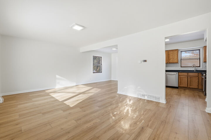 Property Photo:  920 Gerald Avenue  IL 60177 