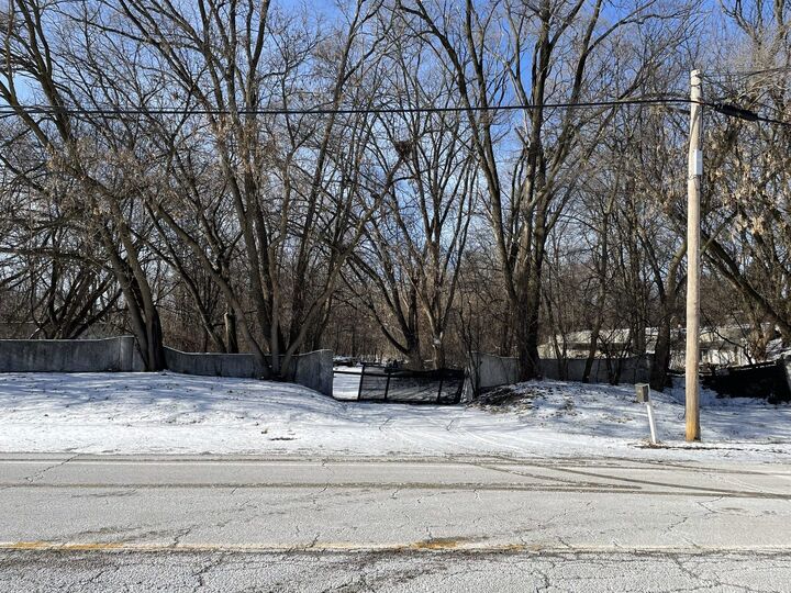 Property Photo: 468 N East River Road IL 60016