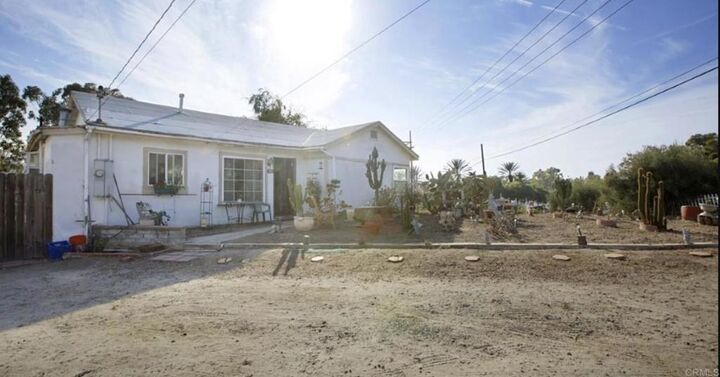 Property Photo:  2245 Ivy Road  CA 92054 