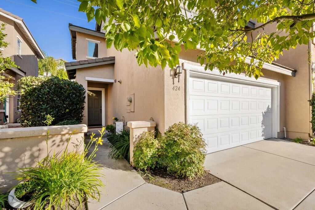 Property Photo:  424 Dakota Way  CA 92056 