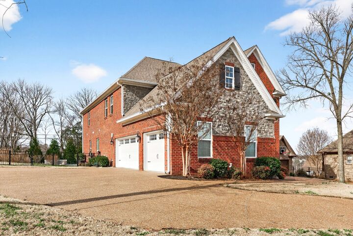 Property Photo:  127 Waters Hill Cir  TN 37087 