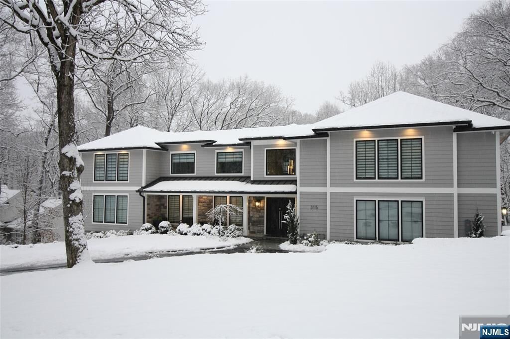 Property Photo: 315 Freemans Lane NJ 07417