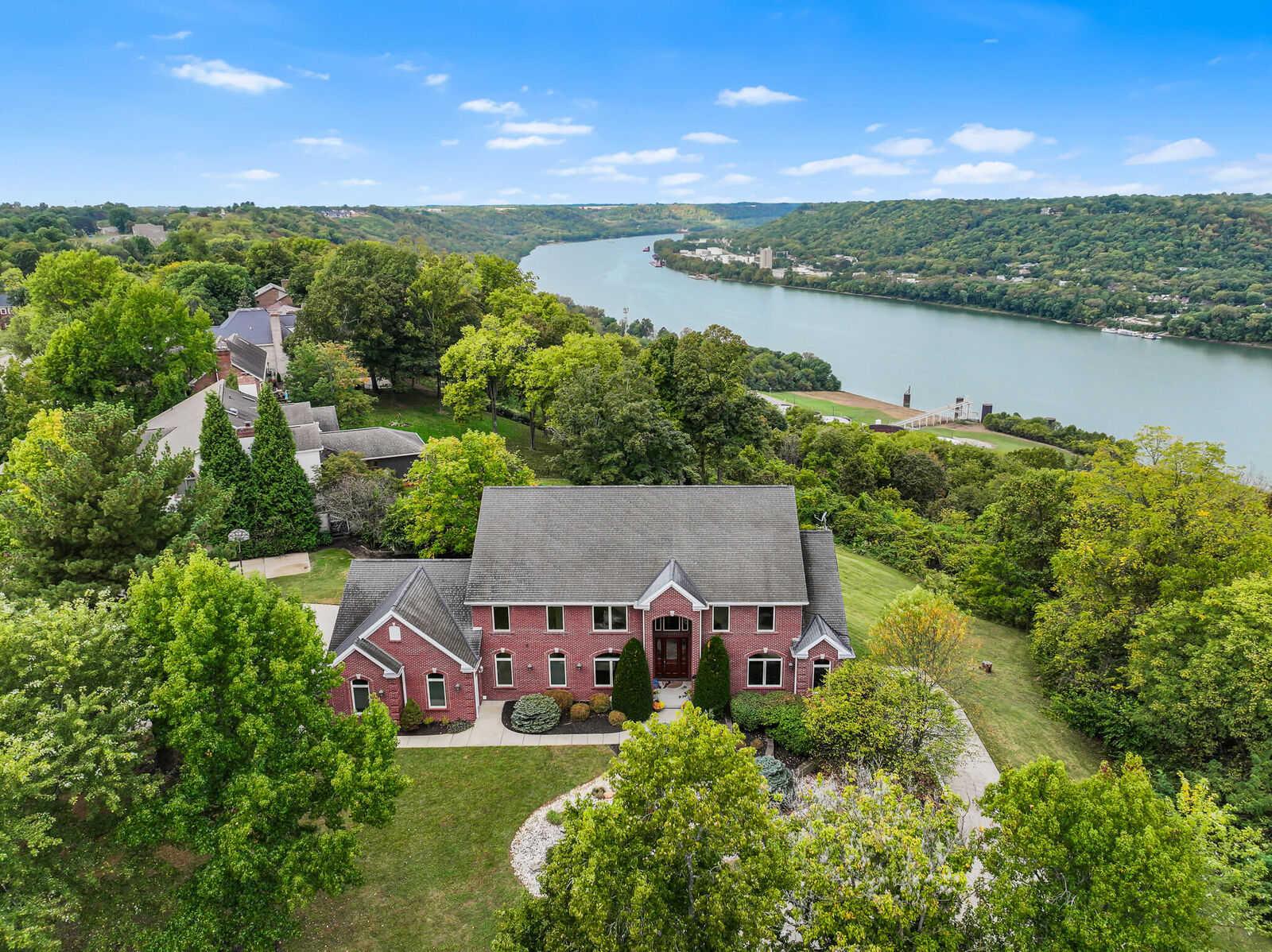 Property Photo: 2096 Angela Court KY 41017