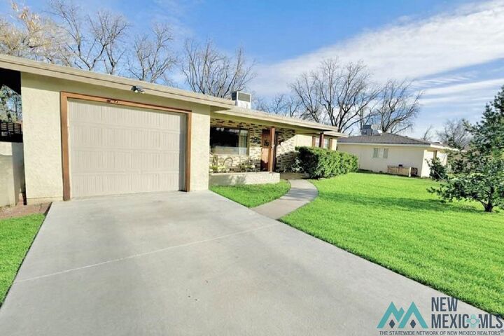 Property Photo: 920 Albert Street NM 88220