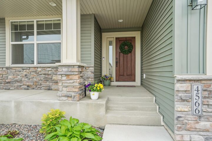 Property Photo:  4566 Landmark Drive NE  MN 55376 