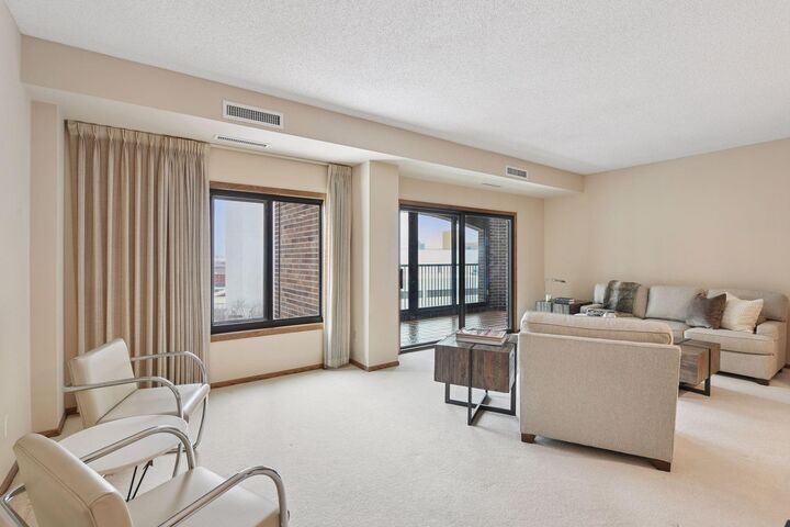 Property Photo:  1235 Yale Place 908  MN 55403 