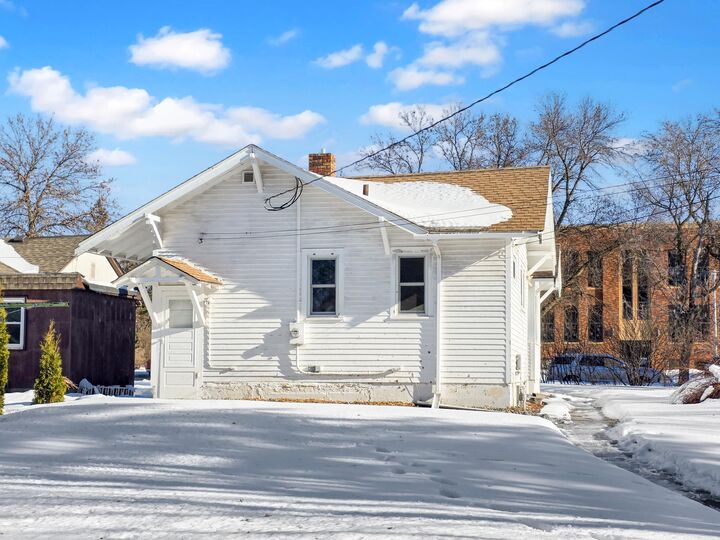 Property Photo:  727 3rd Avenue NE  MN 56401 