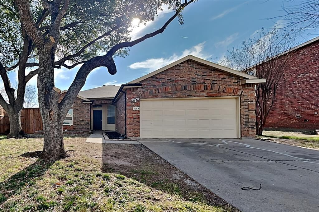 Property Photo: 1053 Pullman Drive TX 76131