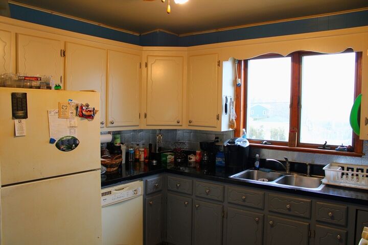 Property Photo:  186 Spencer St  MA 02721 