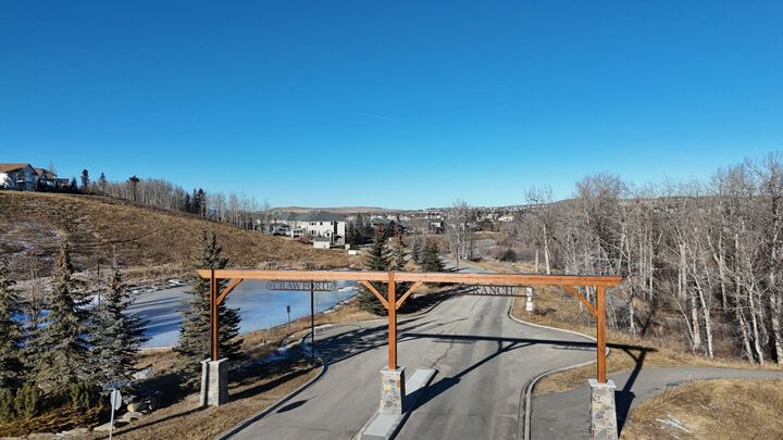 Property Photo:  145 Crawford Drive 2R  AB T4C 2G7 