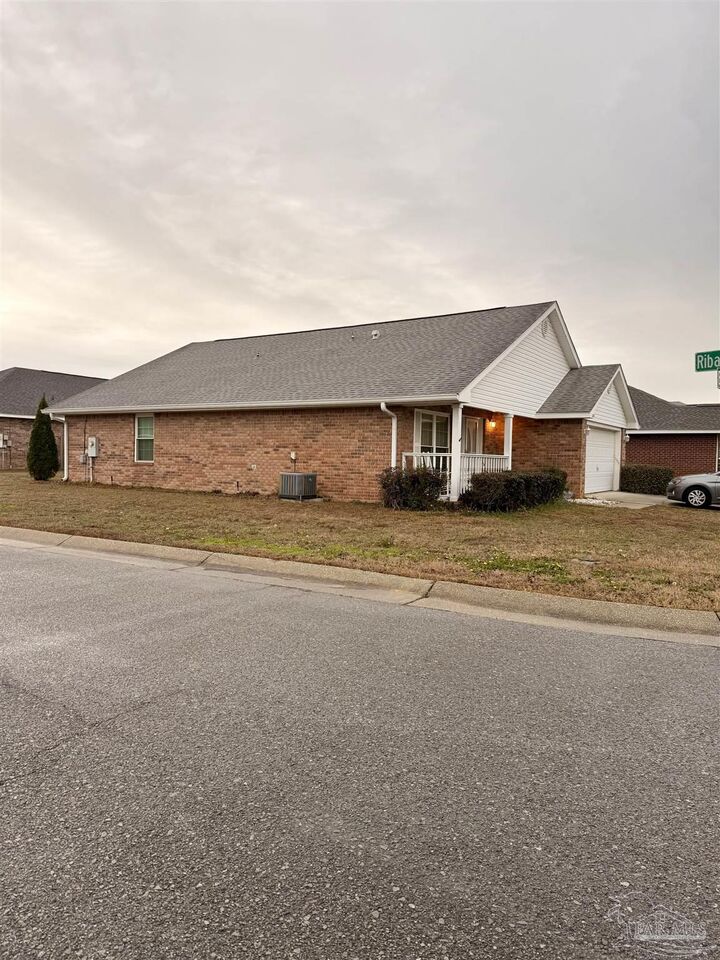 Property Photo:  6178 Bandol Ct  FL 32570 