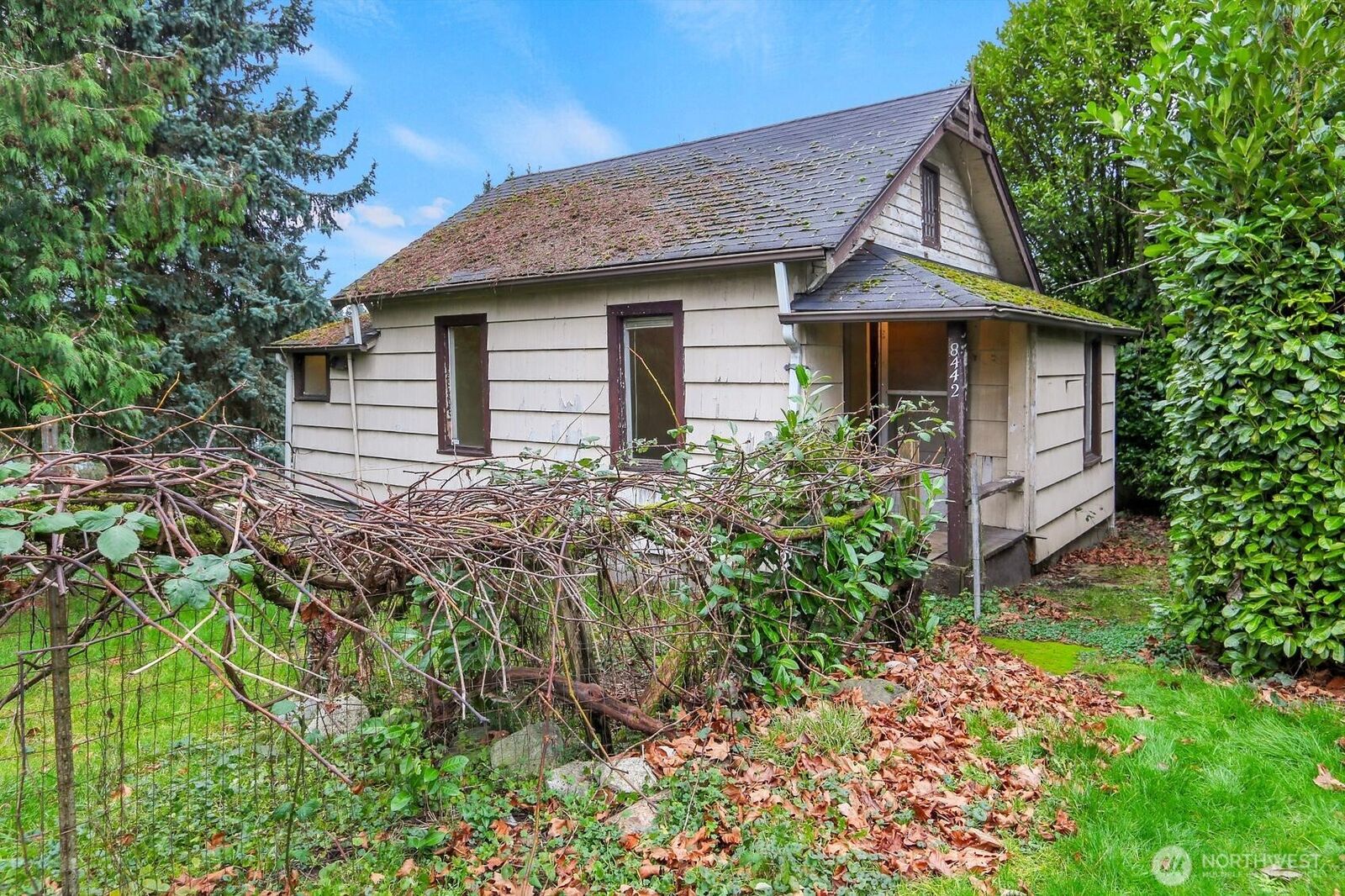 Property Photo:  8442  24th Avenue SW  WA 98106 