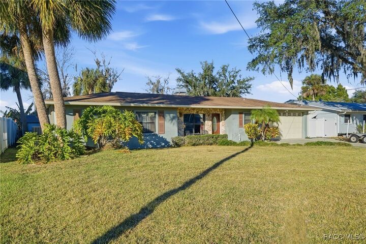 Property Photo: 2051 NW 17th Street FL 34428