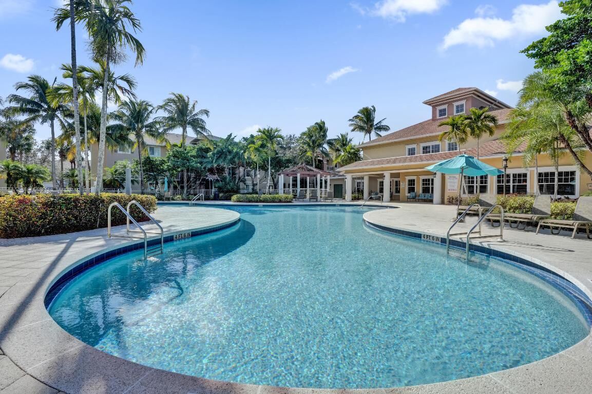 Property Photo:  6426 Emerald Dunes 304 Drive 304  FL 33411 