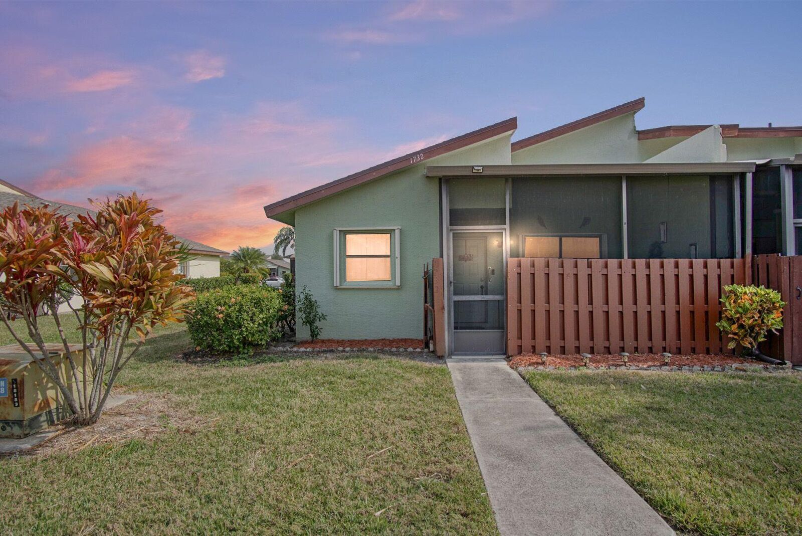 Property Photo: 1732 W Sanderling Lane 1 FL 34982