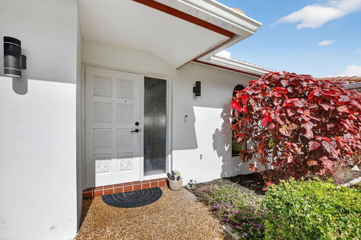 Property Photo: 20833 Sonrisa Way FL 33433